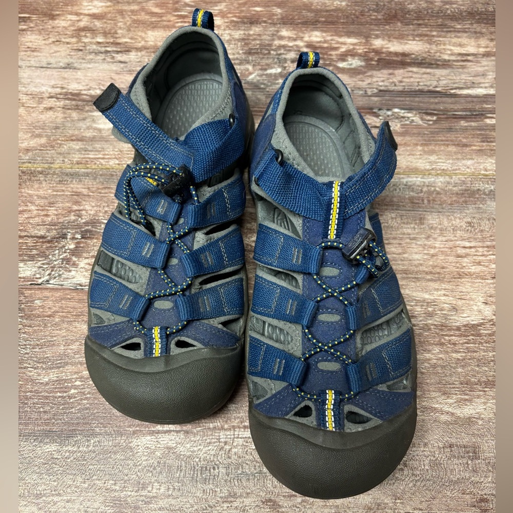 Keen | VGUC Newport H2 Hiking Water Sandal Shoes Athletic Outdoor Big Kid 6